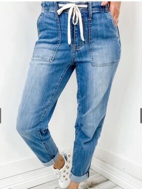 Judy Blue Denim Joggers
Size 29.